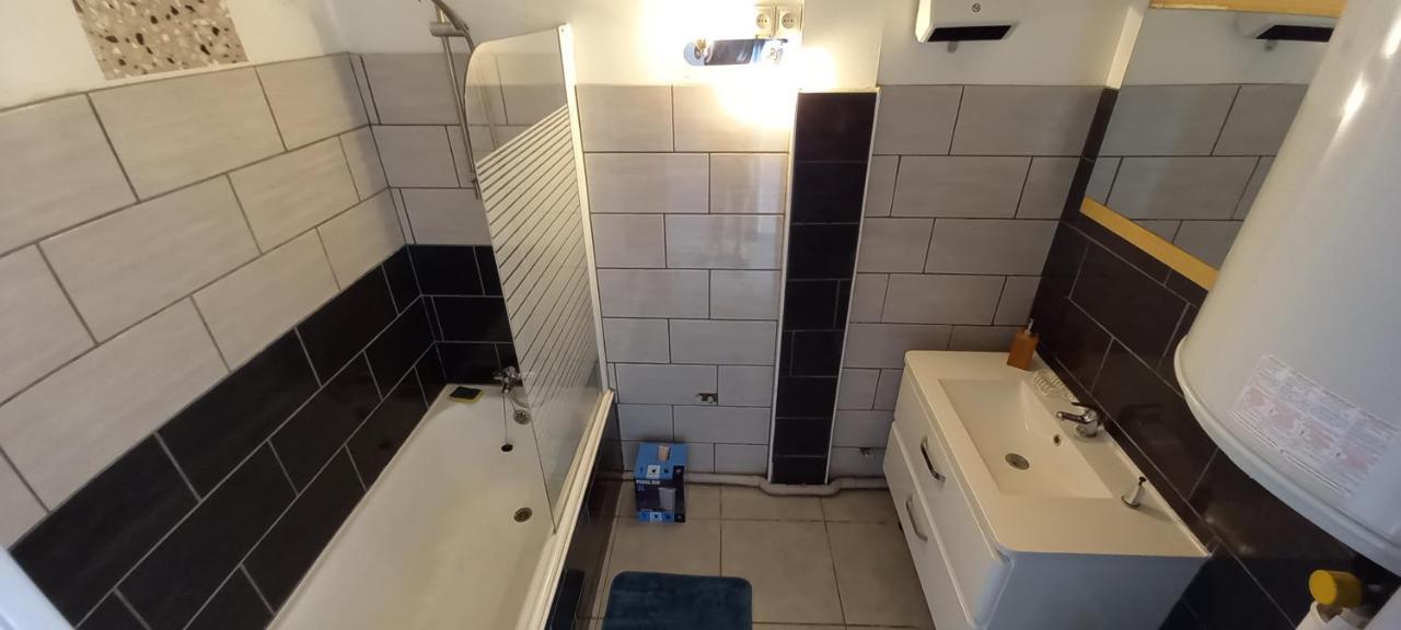 La Dolce Vita -T2 52M2- Dernier Etage- Terrasse-Parking-Wifi Fibre Apartman Tarbes Kültér fotó