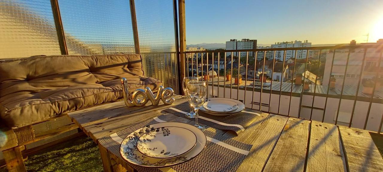 La Dolce Vita -T2 52M2- Dernier Etage- Terrasse-Parking-Wifi Fibre Apartman Tarbes Kültér fotó